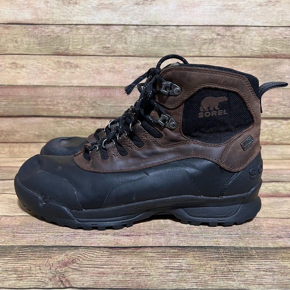 Sorel Conquest Mid Lace Up Boots
